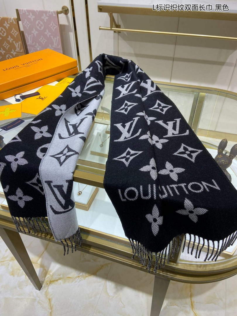 LV M71040 Louis Vuitton Reykjavik Scarf L60130
