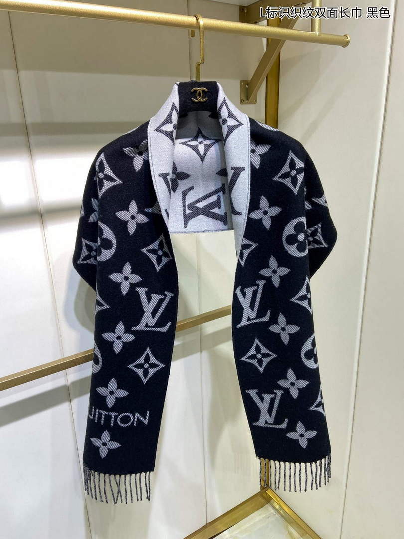 LV M71040 Louis Vuitton Reykjavik Scarf L60130