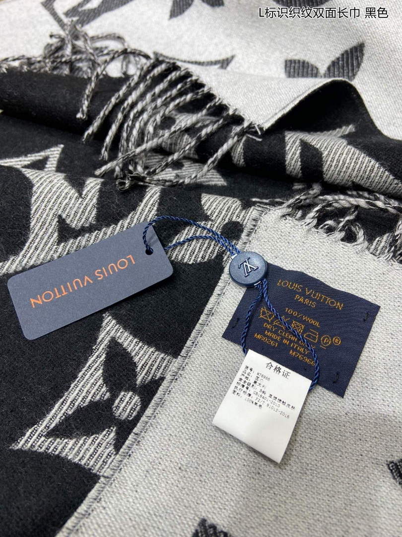 LV M71040 Louis Vuitton Reykjavik Scarf L60130