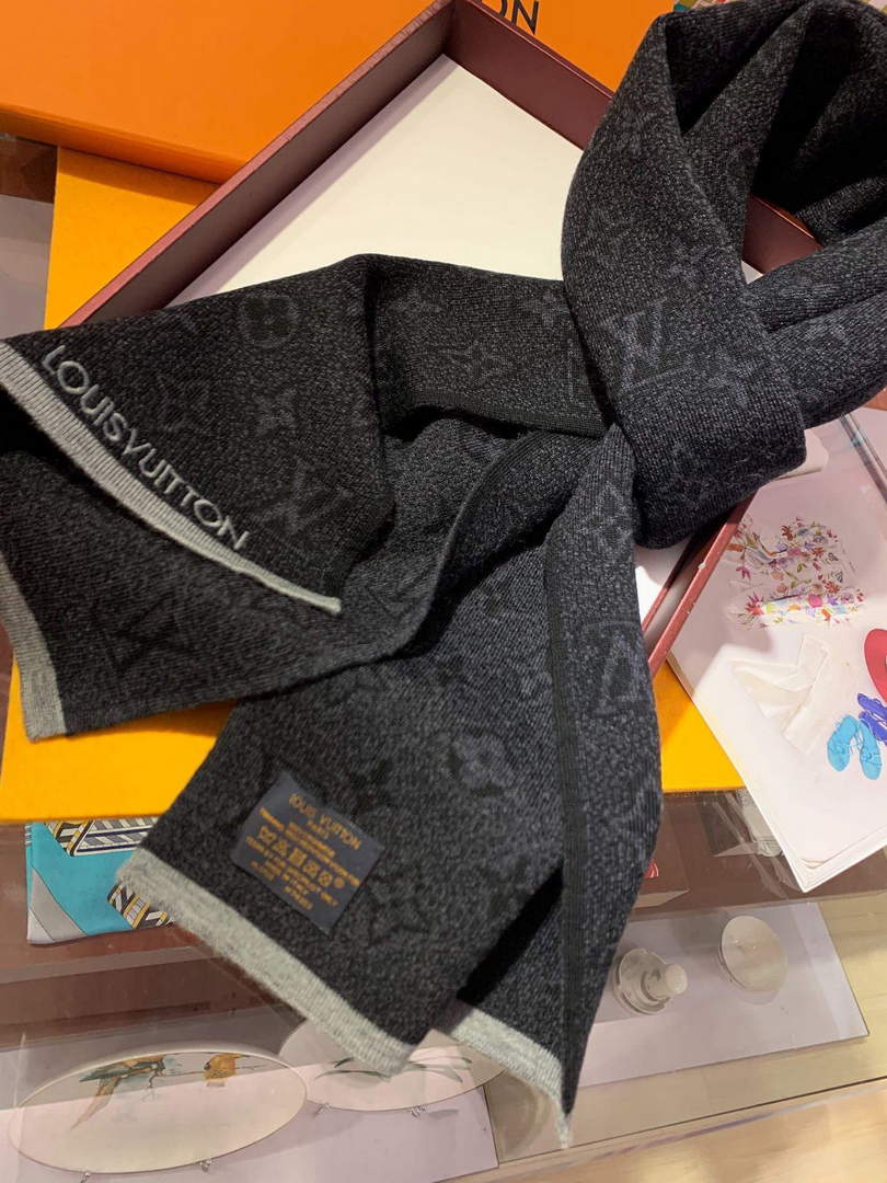 LV M73468 Louis Vuitton My Monogram Eclipse Scarf L60148
