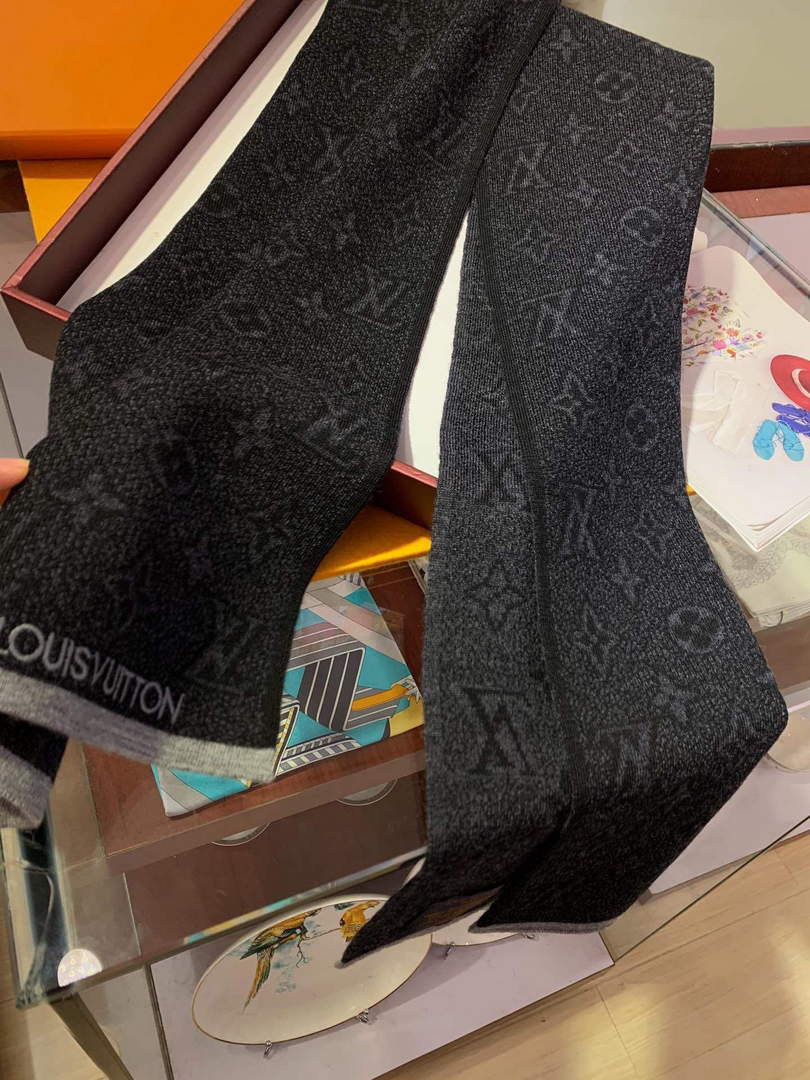 LV M73468 Louis Vuitton My Monogram Eclipse Scarf L60148