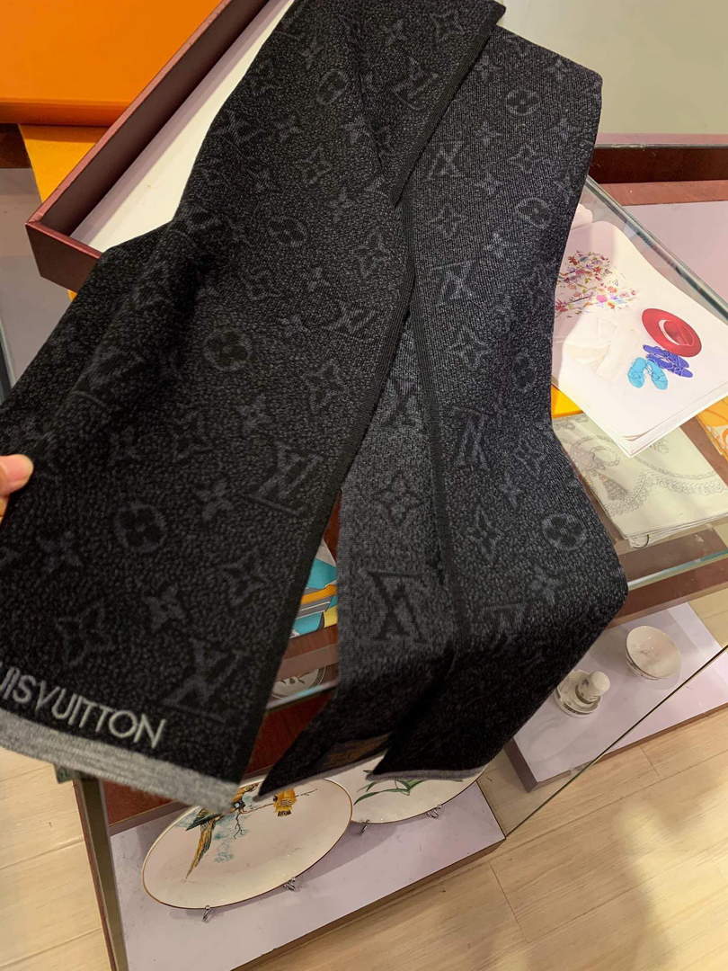 LV M73468 Louis Vuitton My Monogram Eclipse Scarf L60148