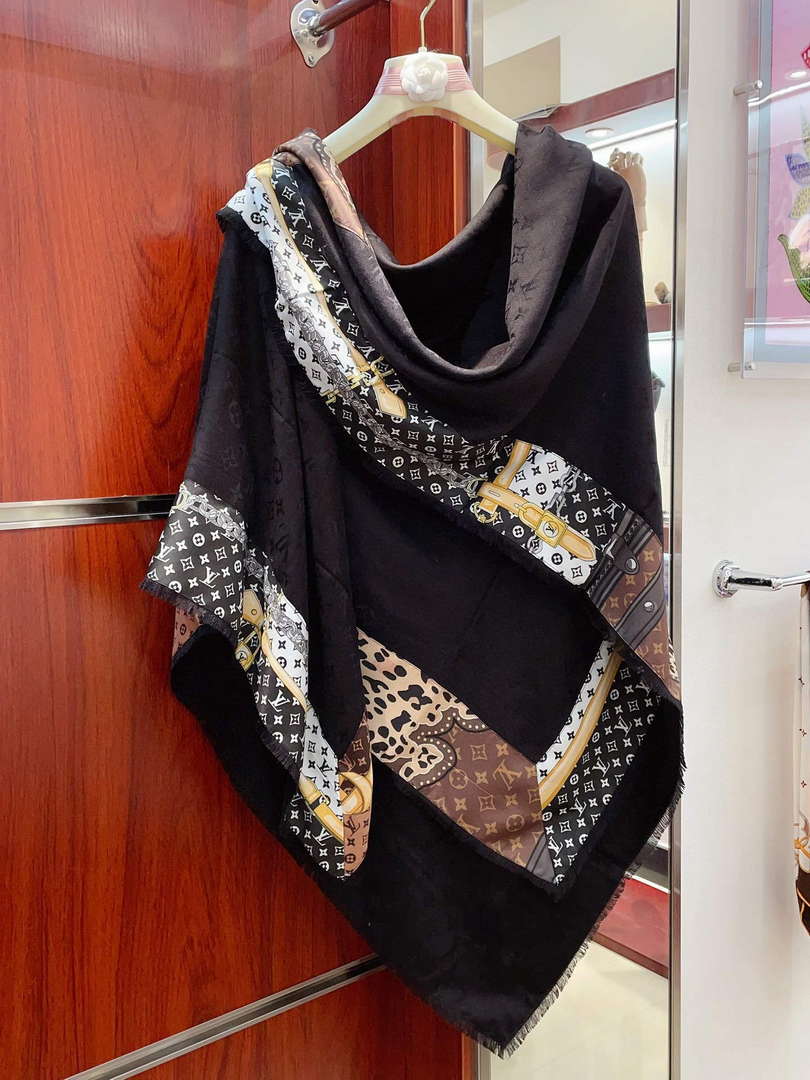 LV M74357 Louis Vuitton Be Mindful Monogram Shawl L38910