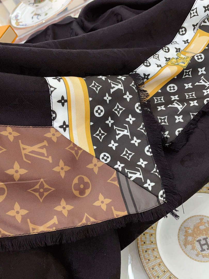 LV M74357 Louis Vuitton Be Mindful Monogram Shawl L38910
