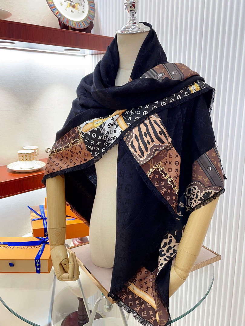 LV M74357 Louis Vuitton Be Mindful Monogram Shawl L38910