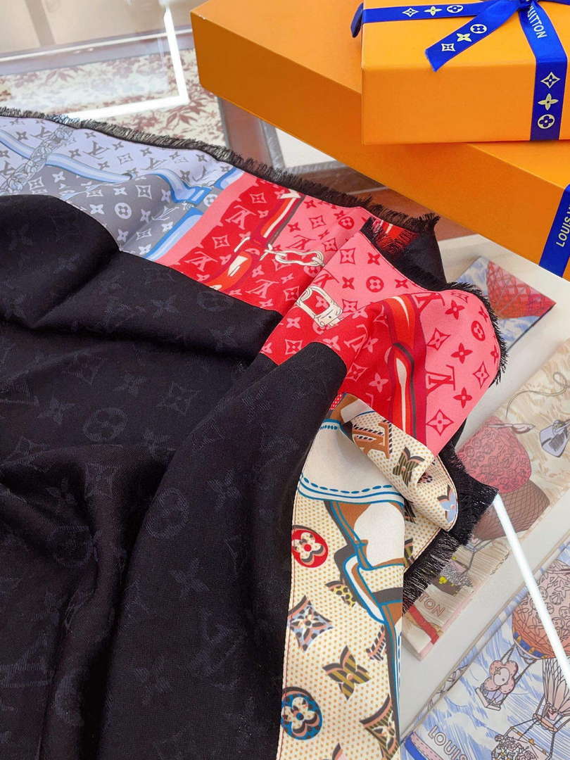 LV M74358 Louis Vuitton Be Mindful Monogram Shawl L38911 - Default Title - View 6