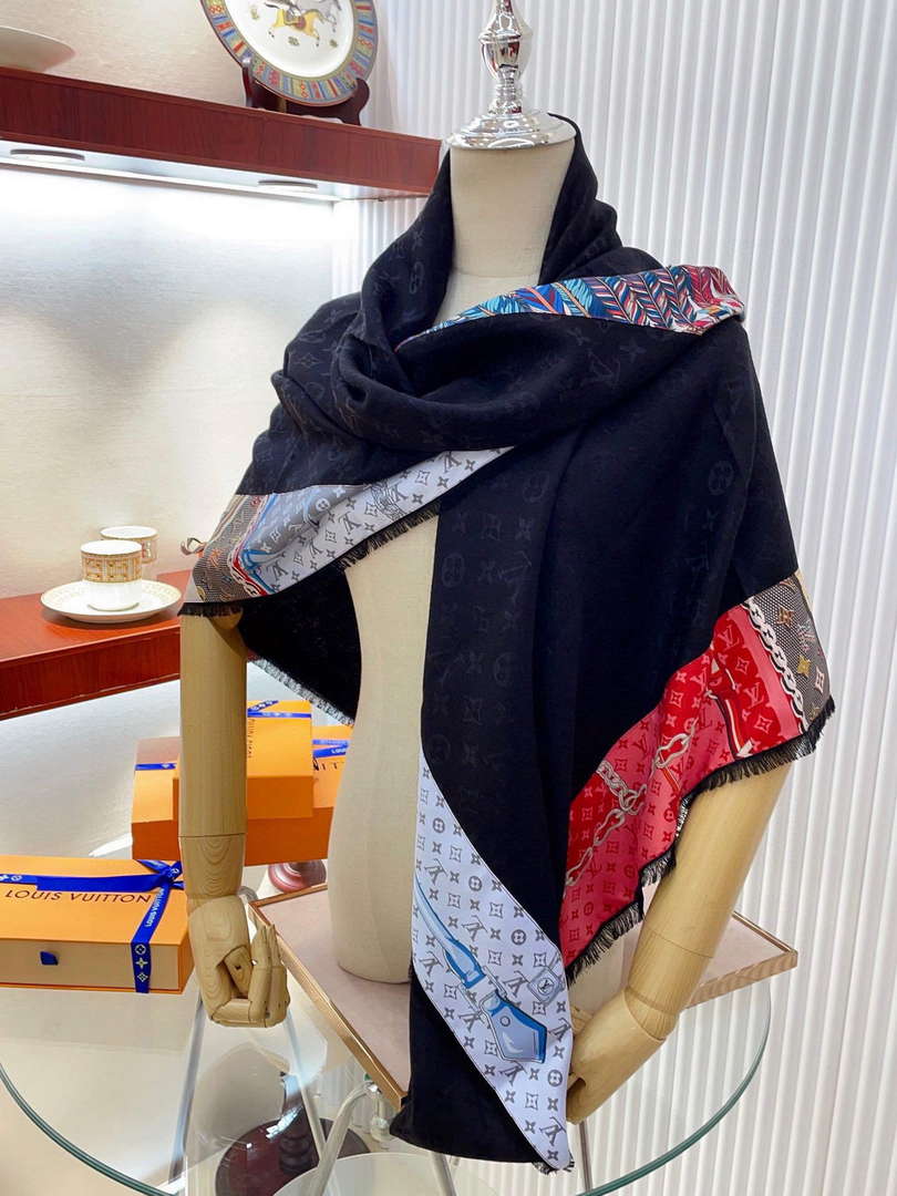 LV M74358 Louis Vuitton Be Mindful Monogram Shawl L38911