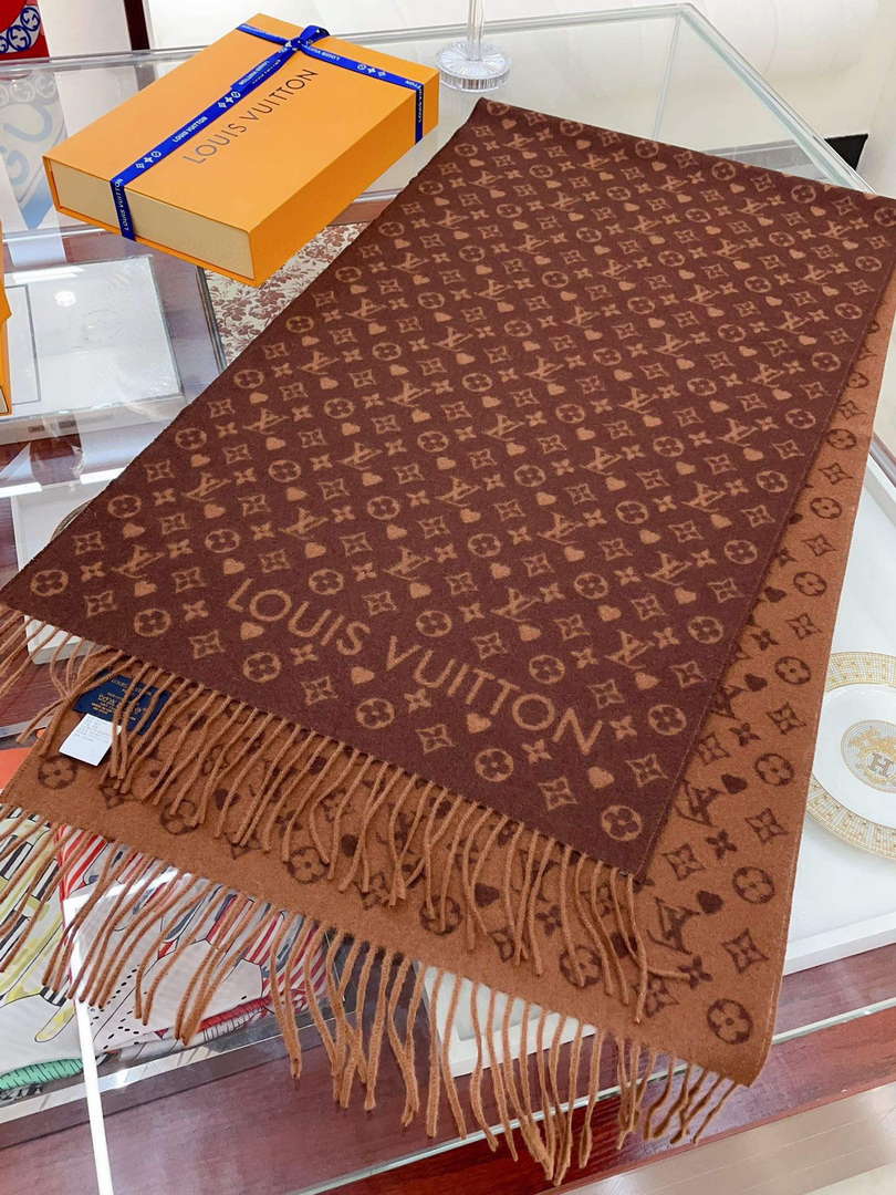 LV M77377 Louis Vuitton Scarves Game On Scarf L38937