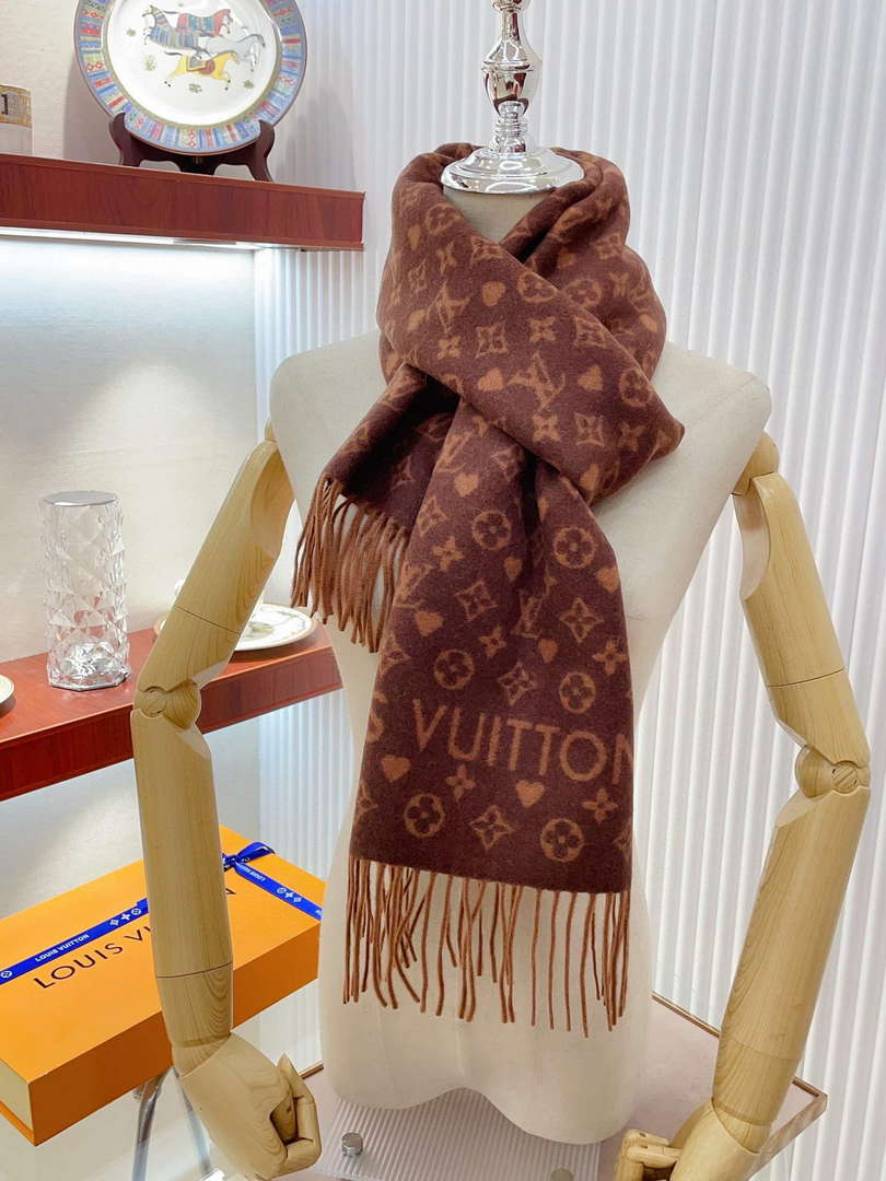 LV M77377 Louis Vuitton Scarves Game On Scarf L38937