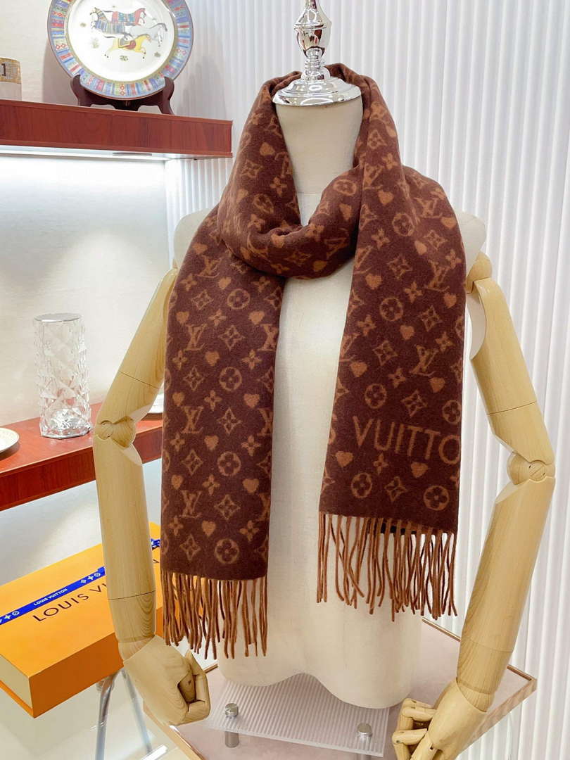 LV M77377 Louis Vuitton Scarves Game On Scarf L38937