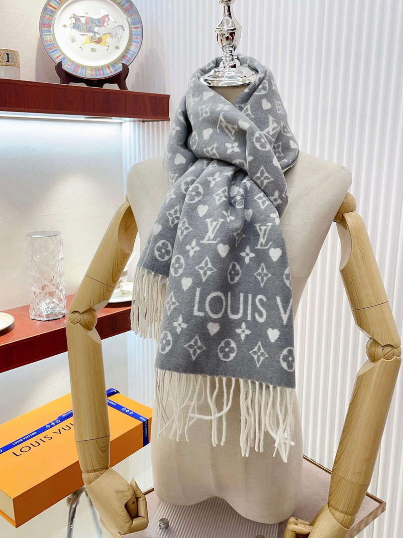LV M77641 Louis Vuitton Scarves Game On Scarf L38936