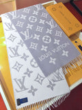 LV M77727 Louis Vuitton LV Essential Scarf  L60216