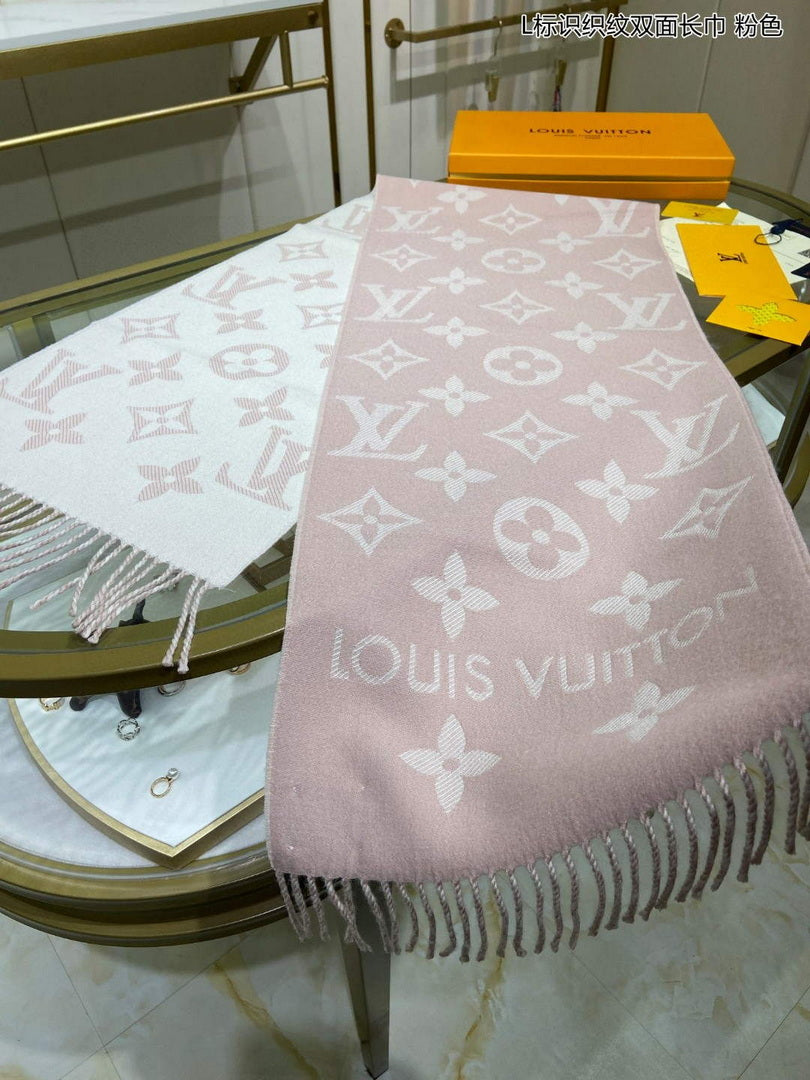 LV M77729 Louis Vuitton LV Essential Scarf  L60192