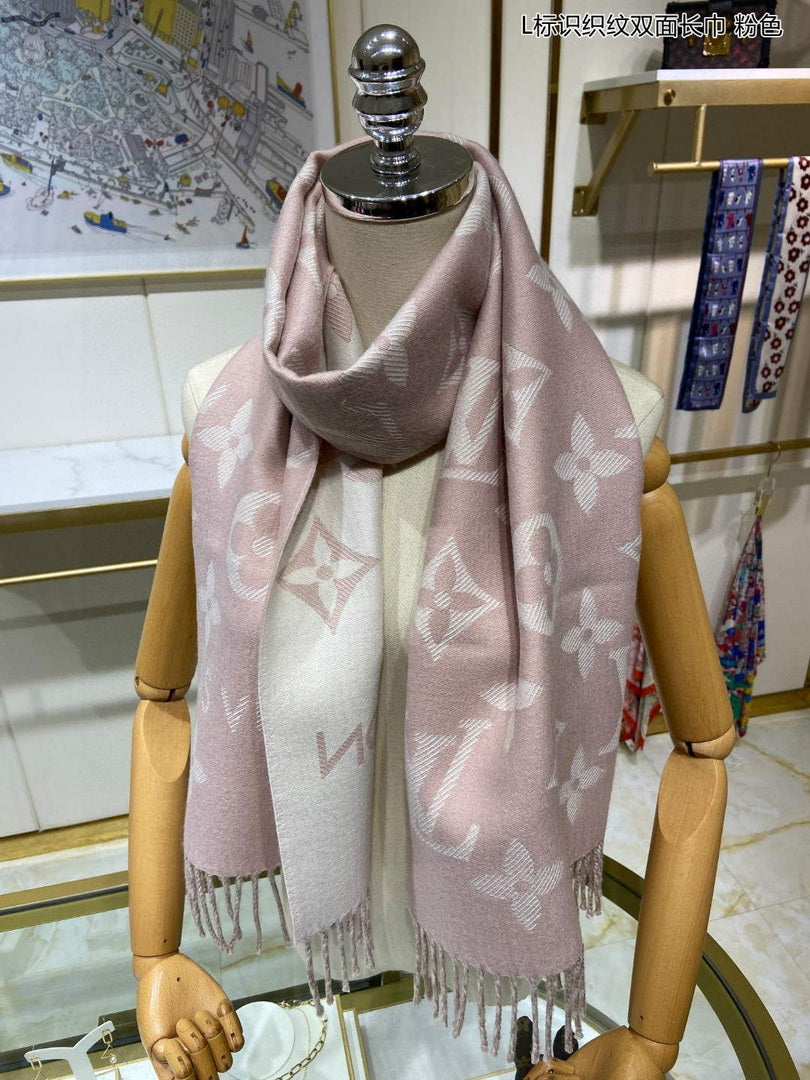 LV M77729 Louis Vuitton LV Essential Scarf  L60192