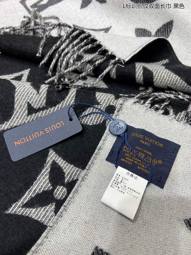 LV M77729 Louis Vuitton LV Essential Scarf  L60193