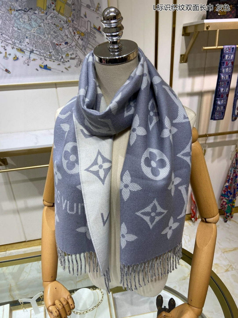 LV M77729 Louis Vuitton LV Essential Scarf  L60195