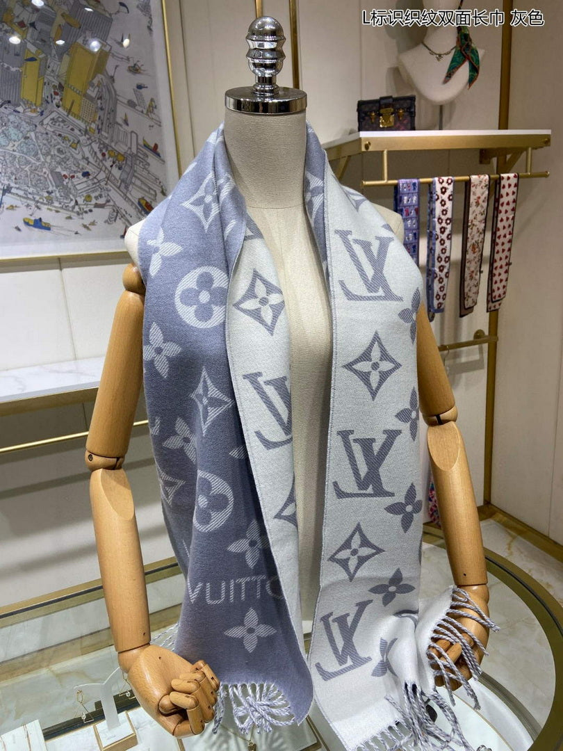 LV M77729 Louis Vuitton LV Essential Scarf  L60195