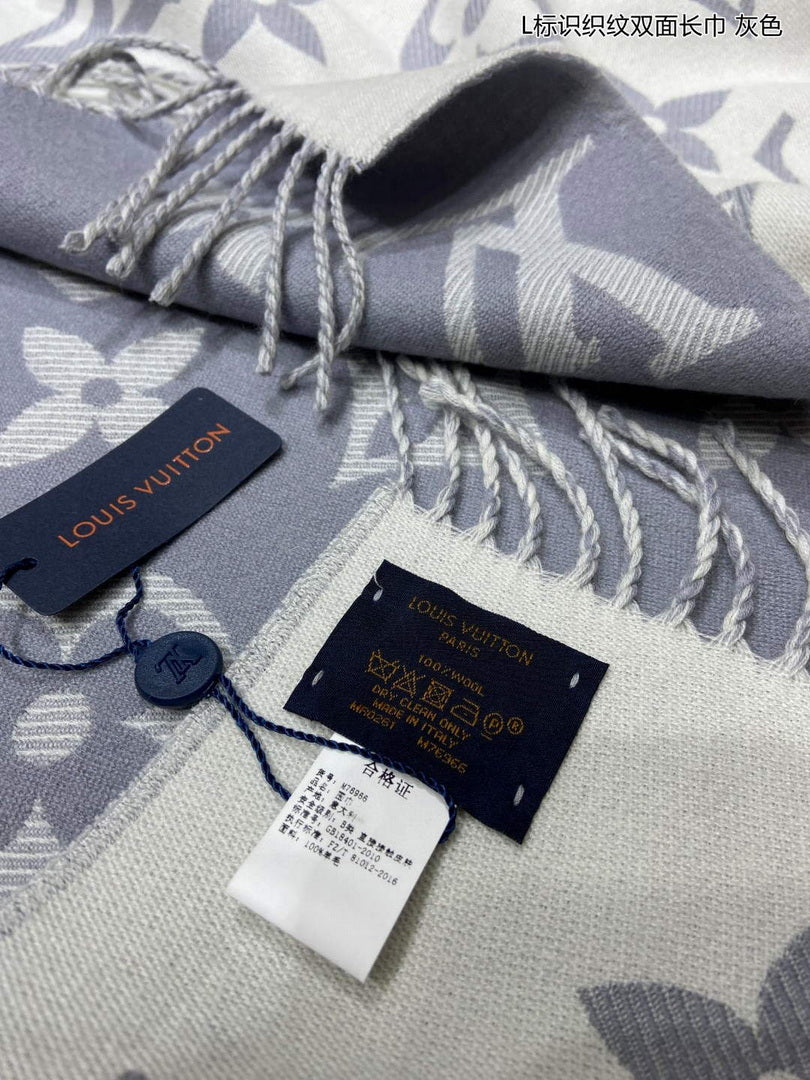 LV M77729 Louis Vuitton LV Essential Scarf  L60195