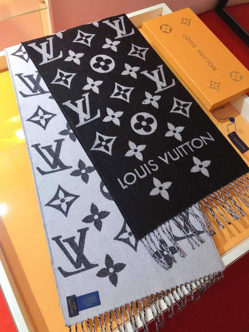 LV M77853 Louis Vuitton LV Essential Scarf  L60218 - Default Title - View 1