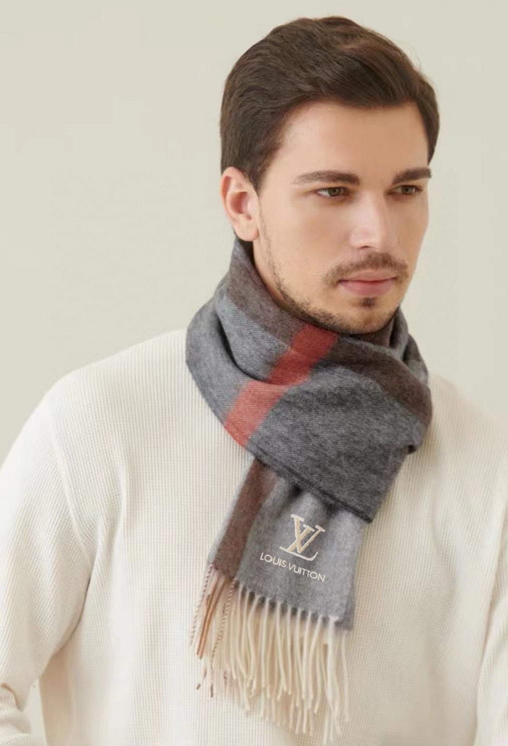LV M77935 Louis Vuitton LV Varsity Scarf L60213