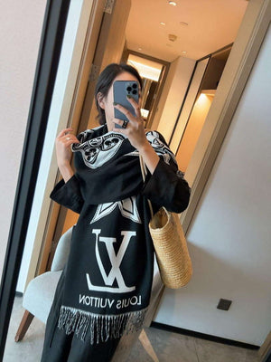 LV M78120 Louis Vuitton The Ultimate Shine Scarf L60220 - Default Title - View 1