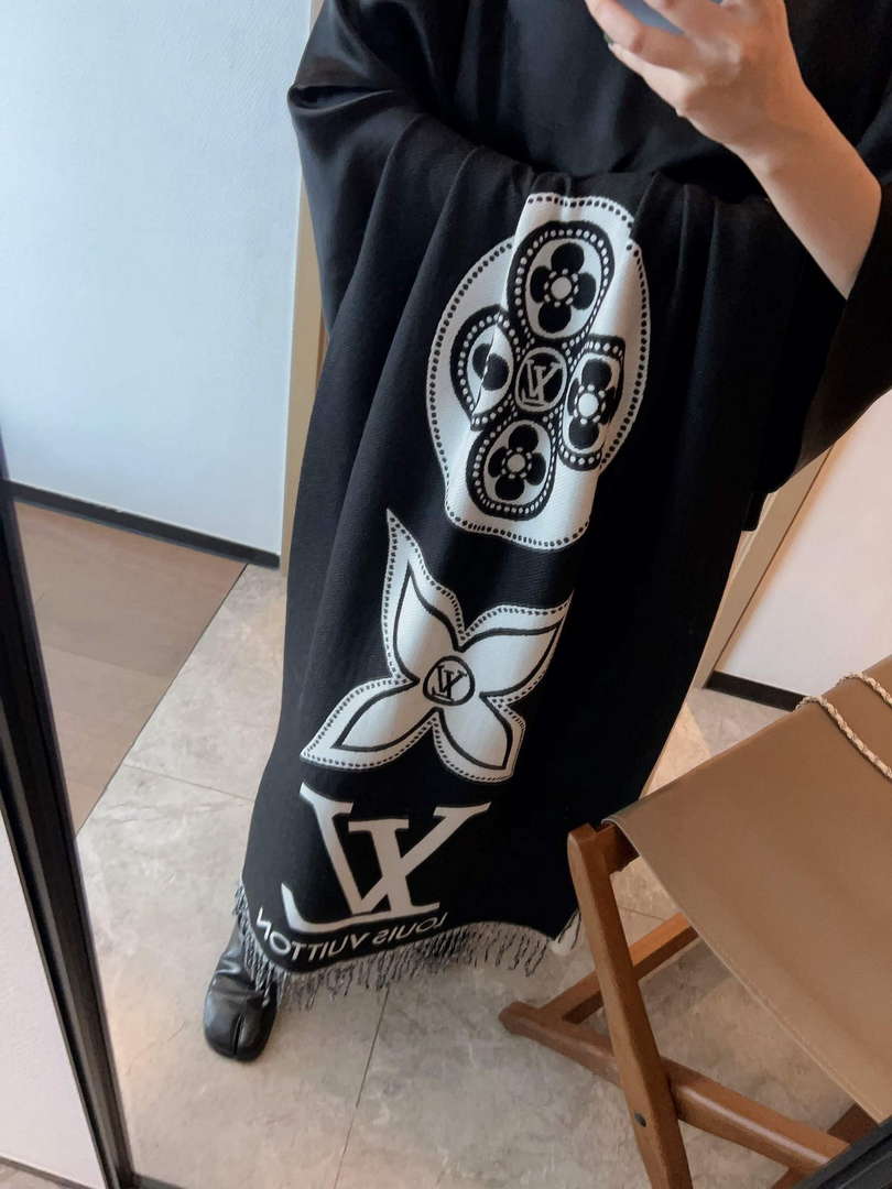 LV M78120 Louis Vuitton The Ultimate Shine Scarf L60220