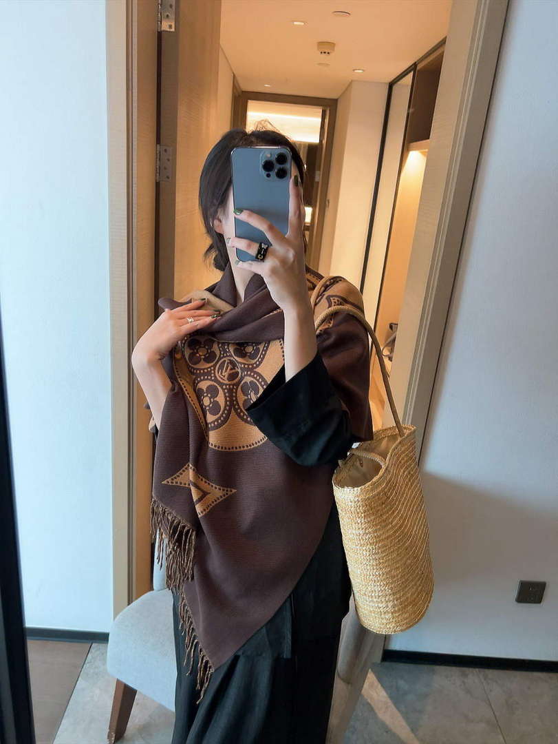 LV M78120 Louis Vuitton The Ultimate Shine Scarf L60221