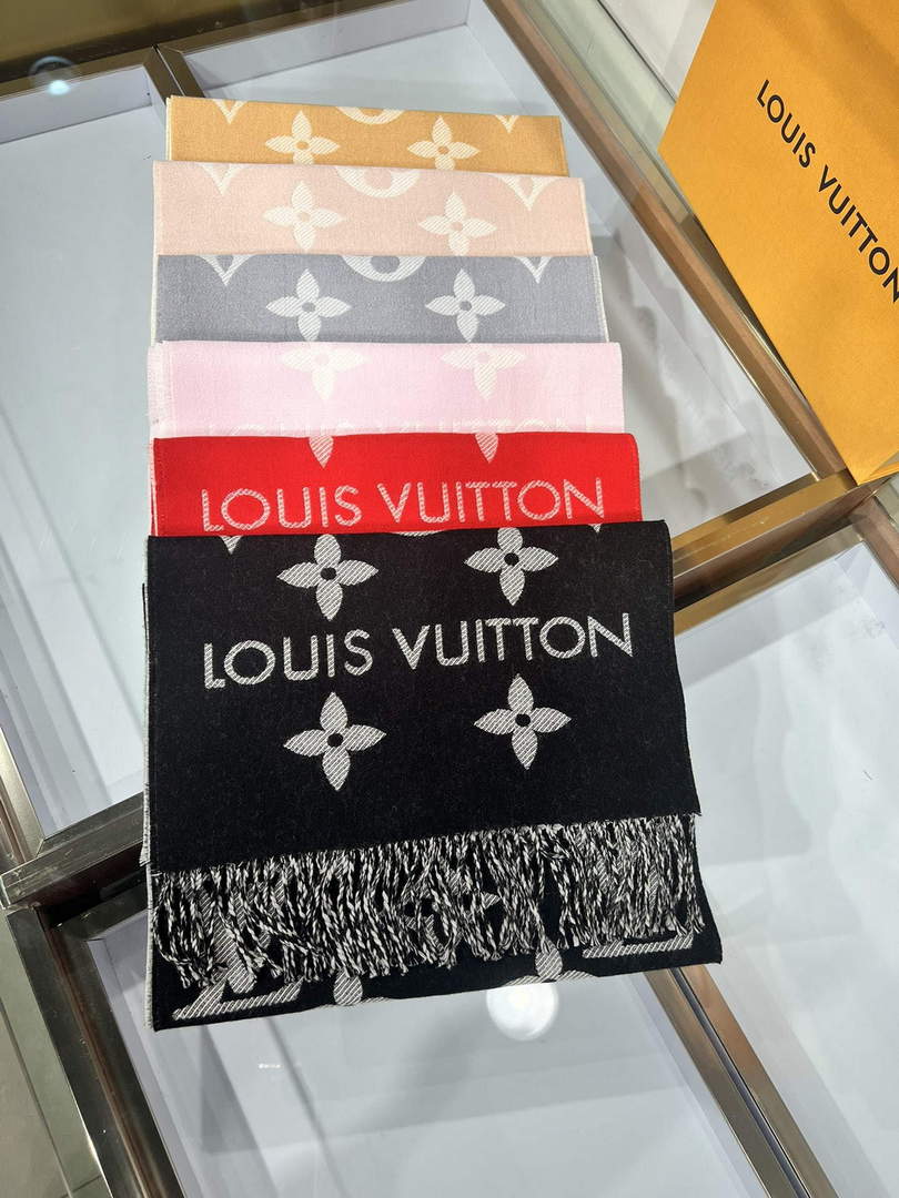 LV M78124 Louis Vuitton Reykjavik Scarf  L60163