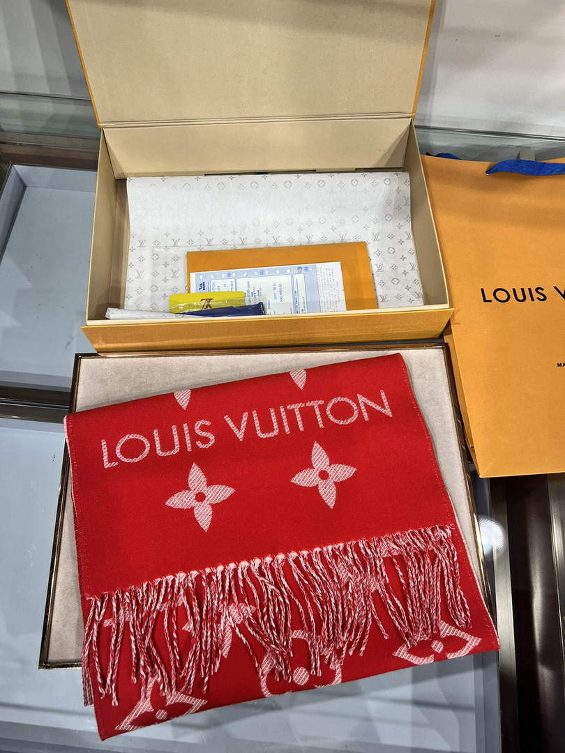 LV M78124 Louis Vuitton Reykjavik Scarf  L60163