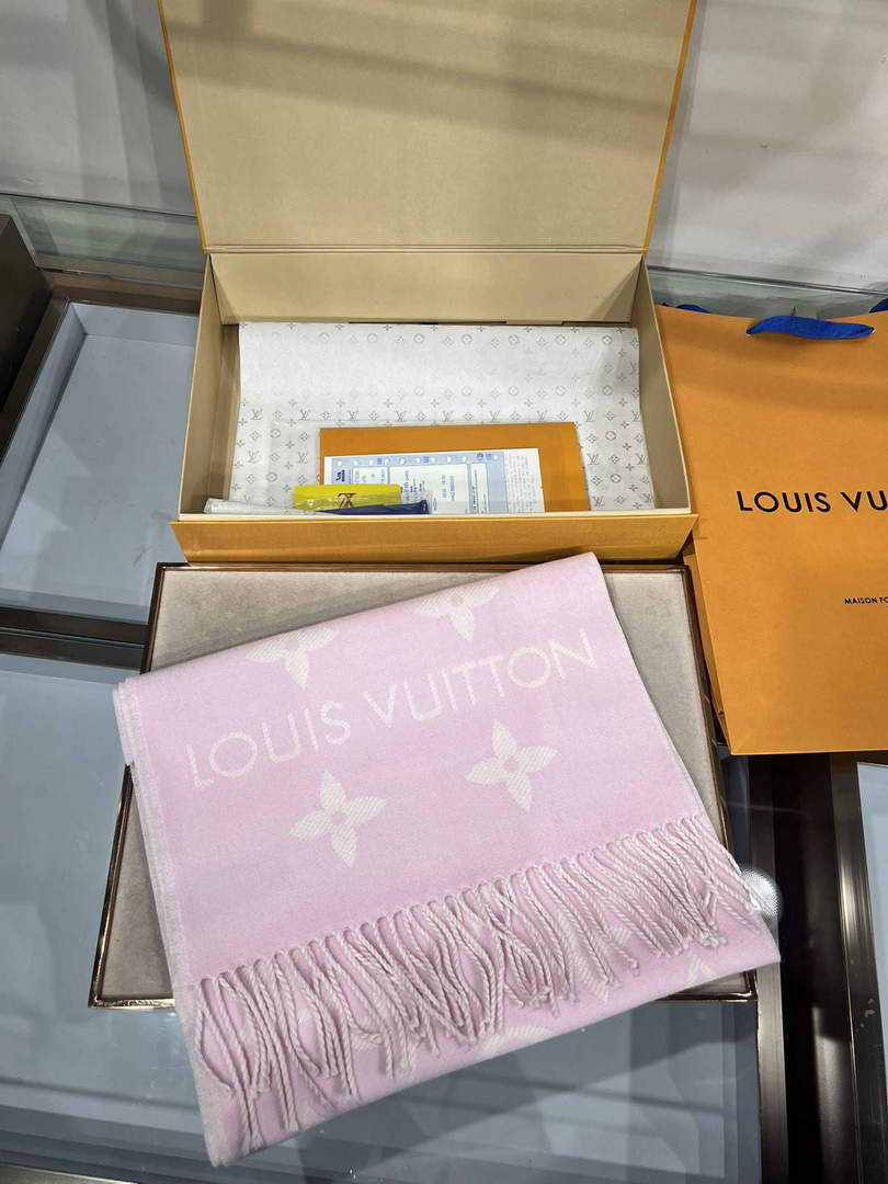 LV M78124 Louis Vuitton Reykjavik Scarf  L60164