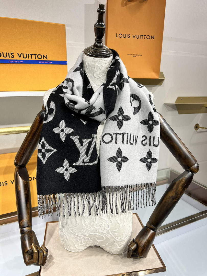 LV M78124 Louis Vuitton Reykjavik Scarf  L60167