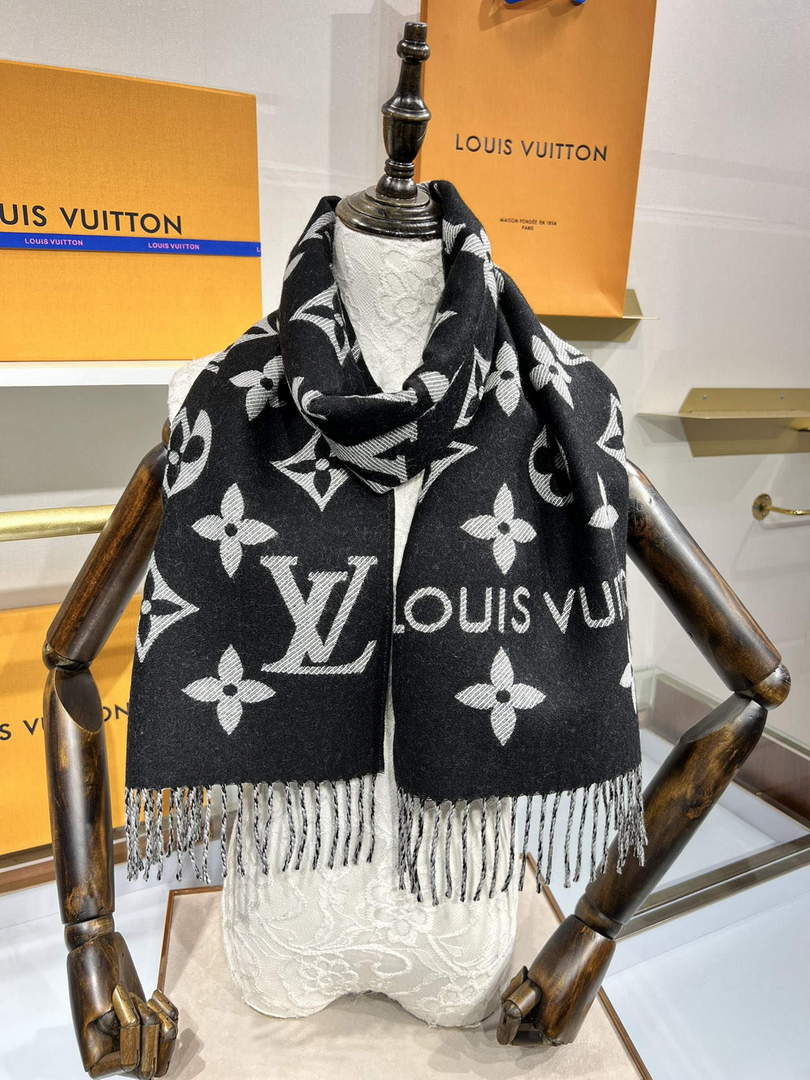 LV M78124 Louis Vuitton Reykjavik Scarf  L60167