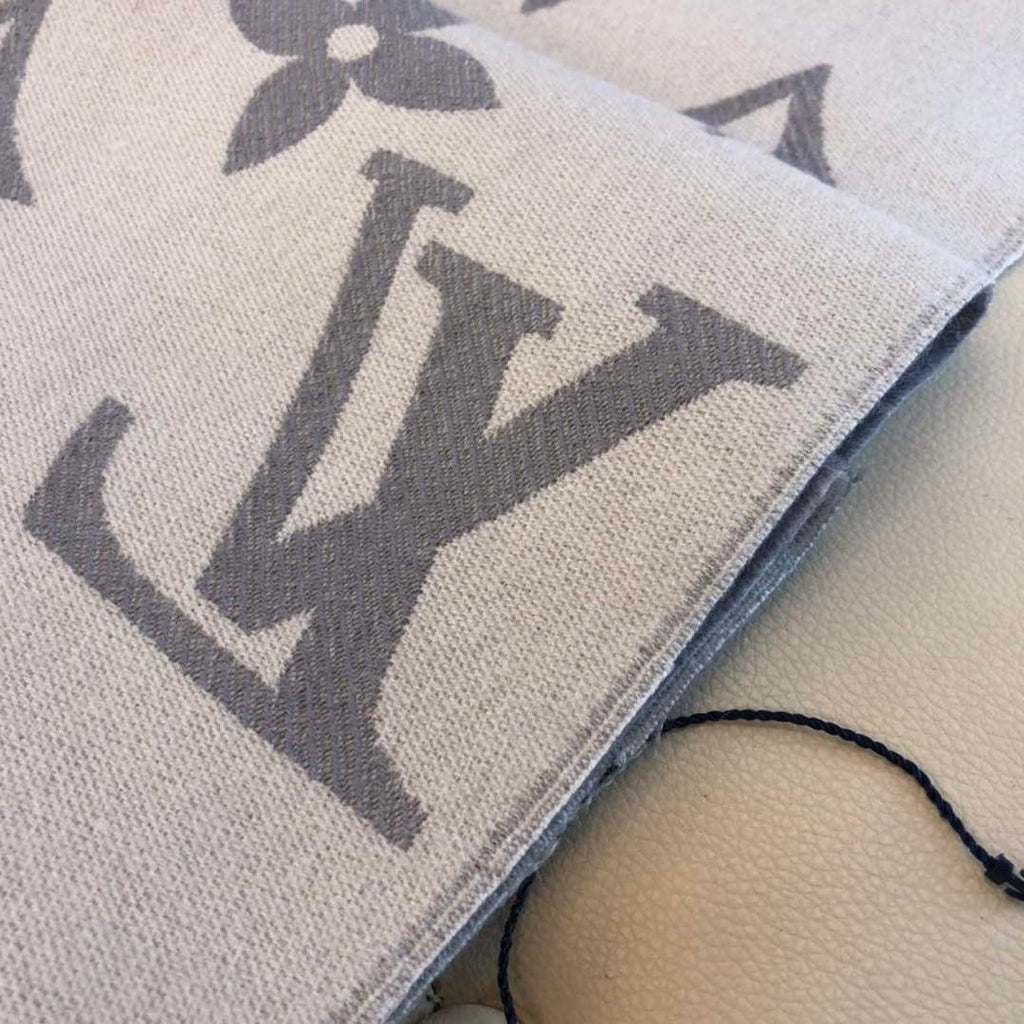 LV M78124 Louis Vuitton Reykjavik Scarf  L60165