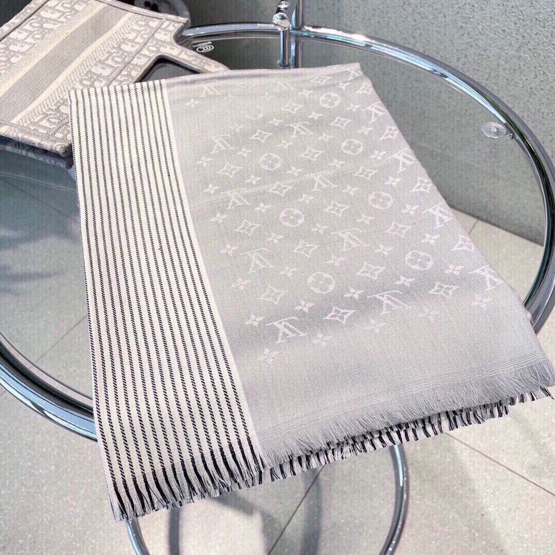 LV M78161 Louis Vuitton Monogram Classic Shawl Scarf L60200