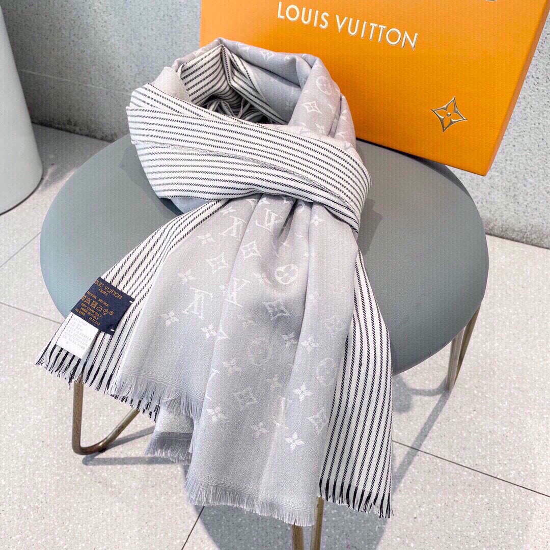 LV M78161 Louis Vuitton Monogram Classic Shawl Scarf L60200