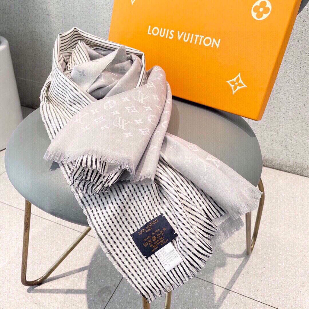 LV M78161 Louis Vuitton Monogram Classic Shawl Scarf L60200