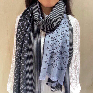 LV M78161 Louis Vuitton Monogram Classic Shawl Scarf L60201 - Default Title - View 1