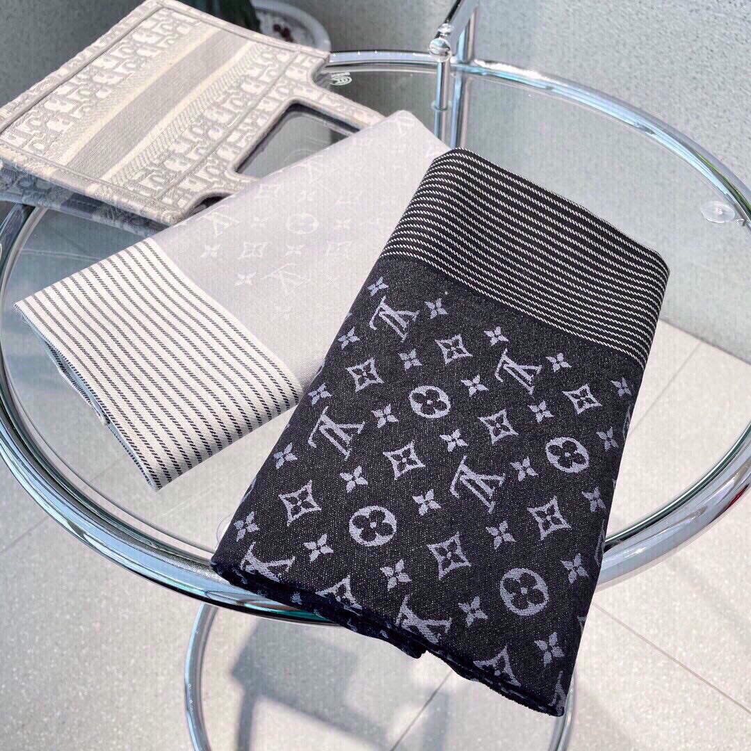 LV M78161 Louis Vuitton Monogram Classic Shawl Scarf L60201