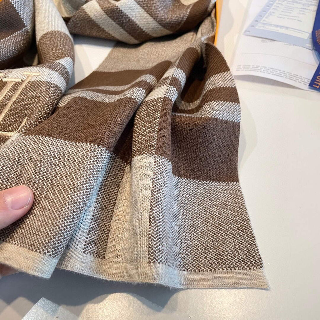 LV M78161 Louis Vuitton Monogram Classic Shawl Scarf L60202