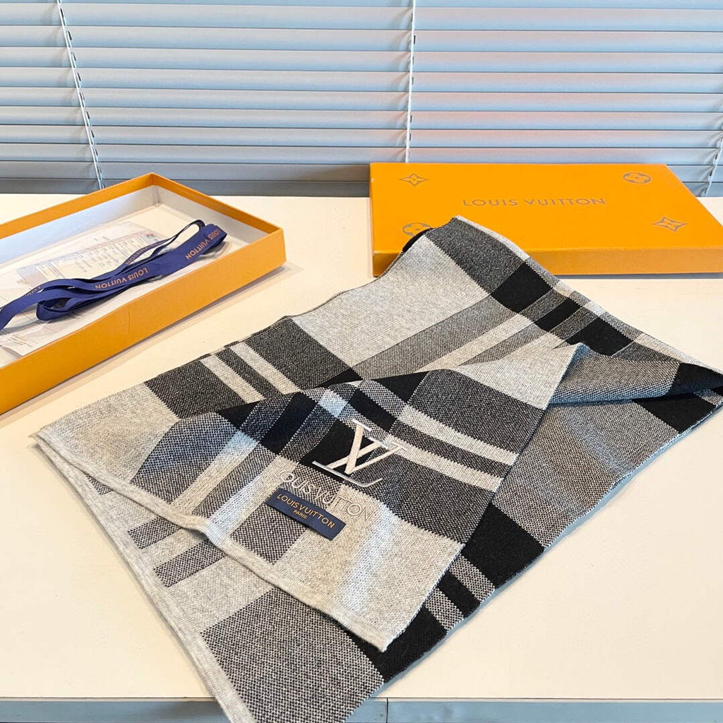 LV M78161 Louis Vuitton Monogram Classic Shawl Scarf L60203