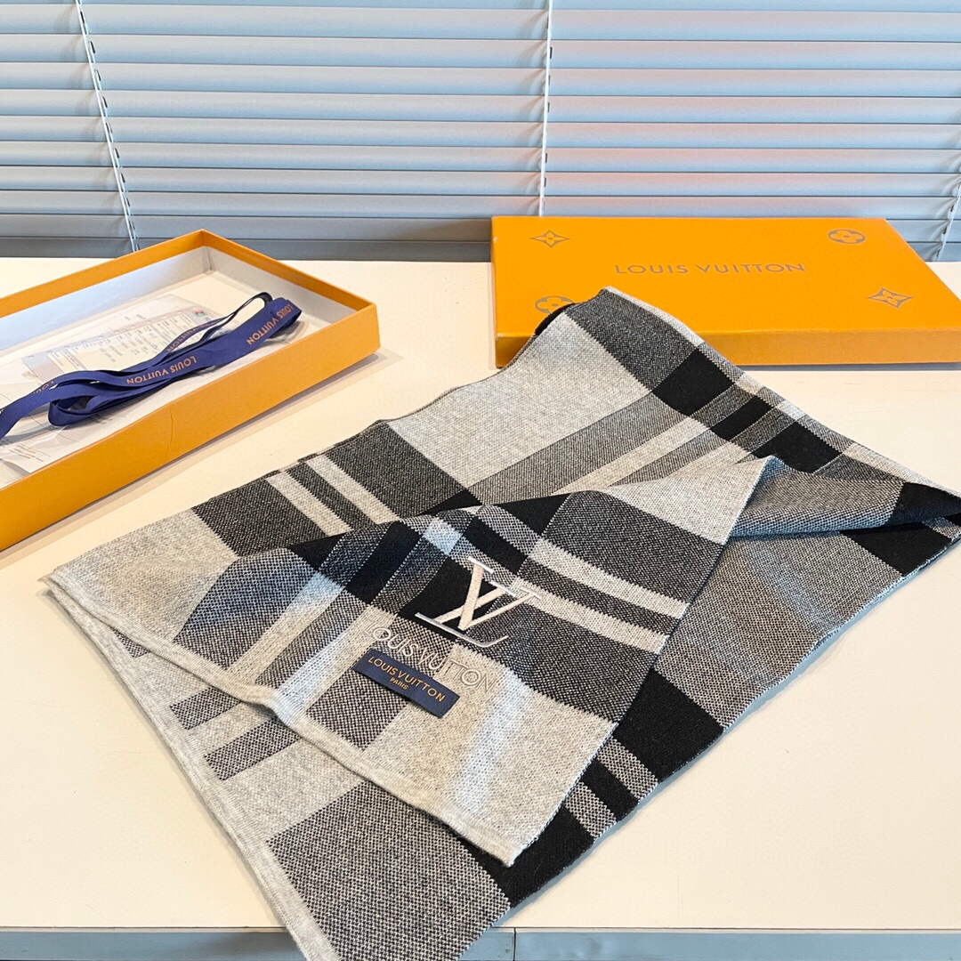 LV M78161 Louis Vuitton Monogram Classic Shawl Scarf L60203