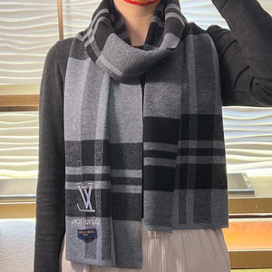 LV M78161 Louis Vuitton Monogram Classic Shawl Scarf L60204 - Default Title - View 1