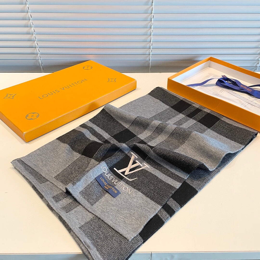 LV M78161 Louis Vuitton Monogram Classic Shawl Scarf L60204