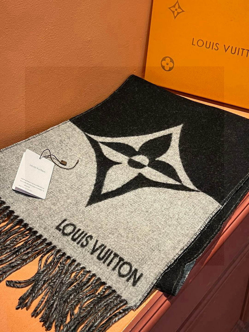 LV M79097 Louis Vuitton Graphic Dual Scarf L39037