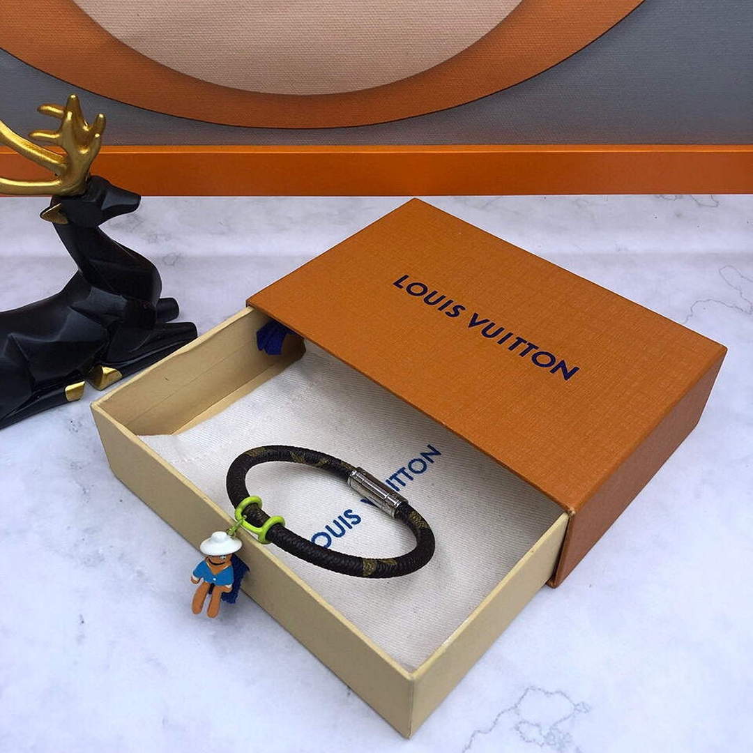 LV M8002E Louis Vuitton Hang It Bracelet Monogram