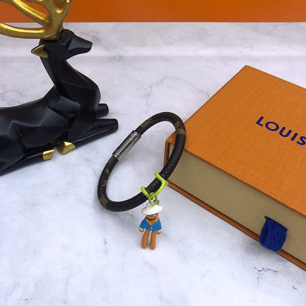 LV M8002E Louis Vuitton Hang It Bracelet Monogram