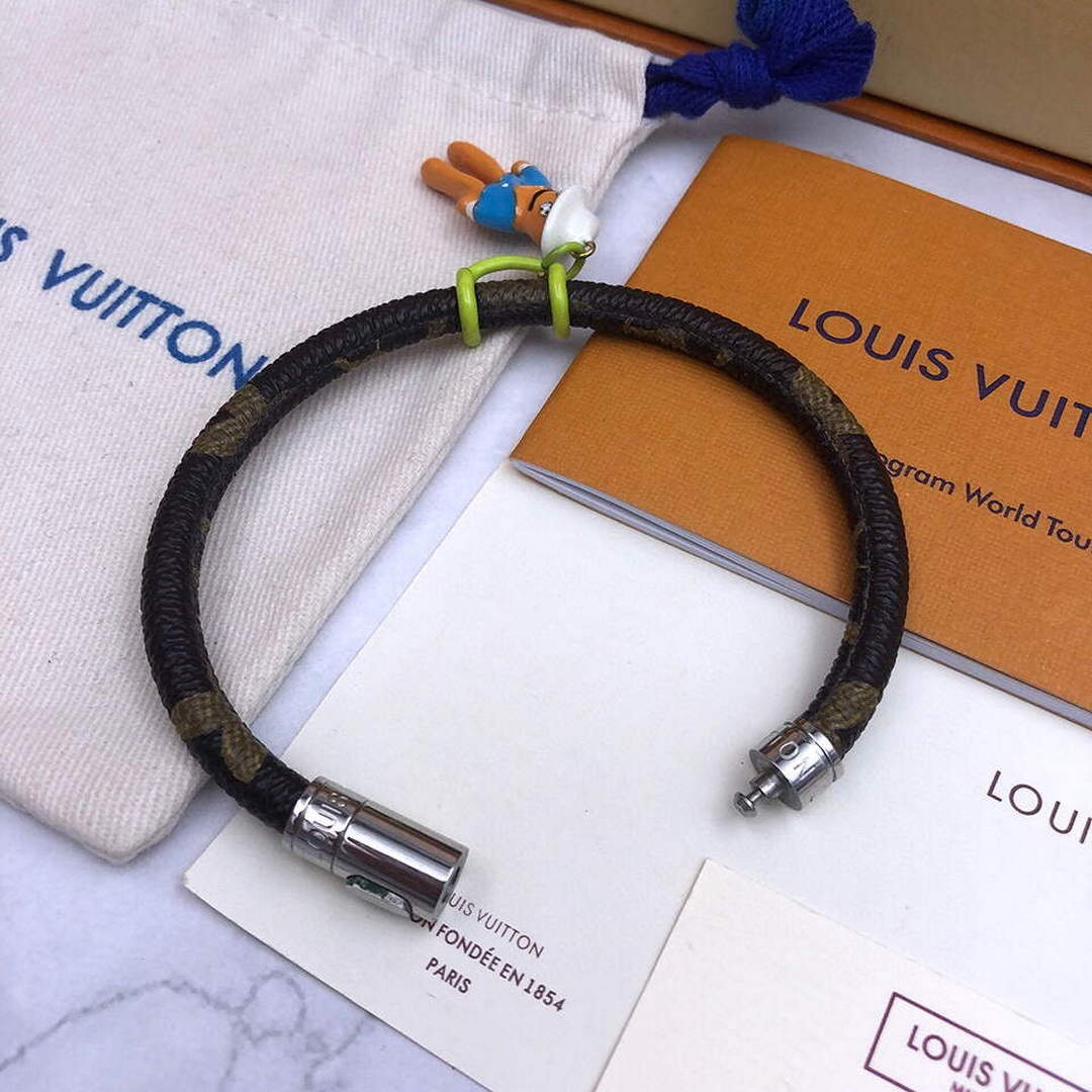 LV M8002E Louis Vuitton Hang It Bracelet Monogram