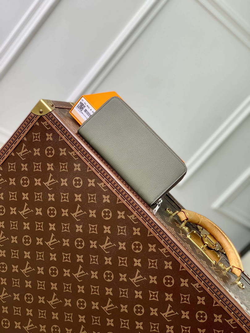 LV M80334 Louis Vuitton Zippy Wallet Horizontal Dark Green