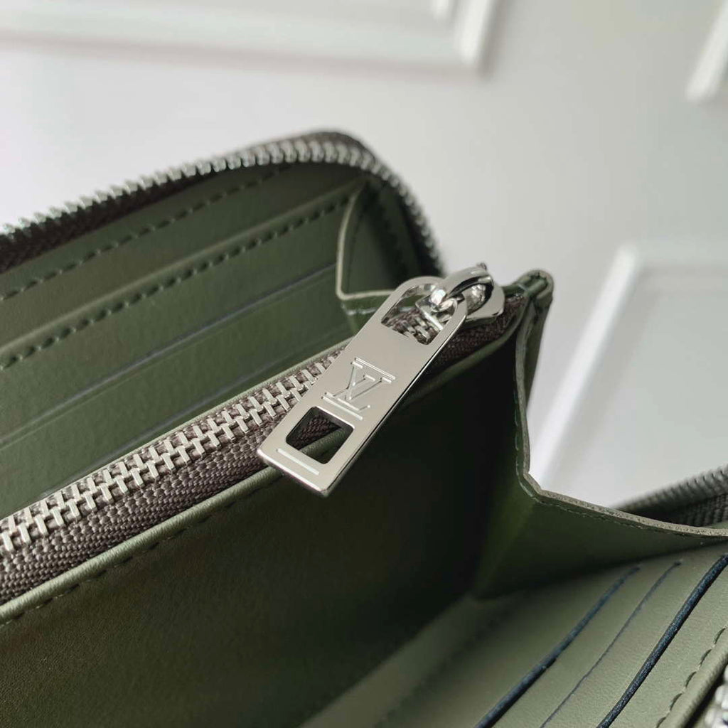 LV M80334 Louis Vuitton Zippy Wallet Horizontal Dark Green