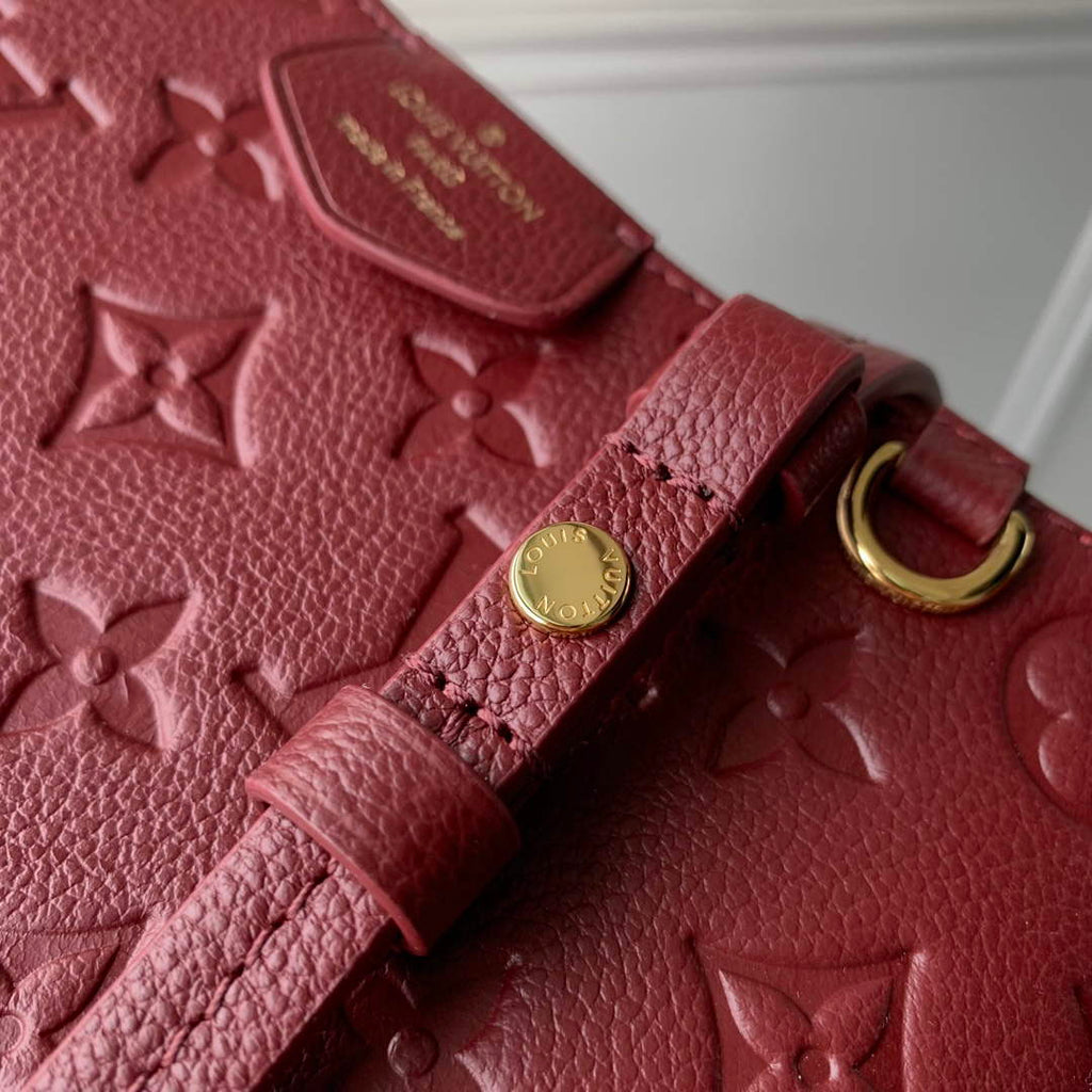 LV M80349 Louis Vuitton Easy Pouch On Strap Bag Wine Red
